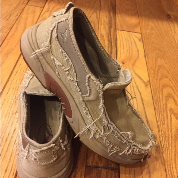 rugged shark deck shoes